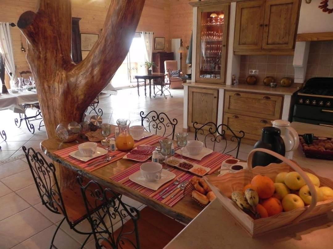 Les Sentiers Du - Domaine De La Gaia Guest house